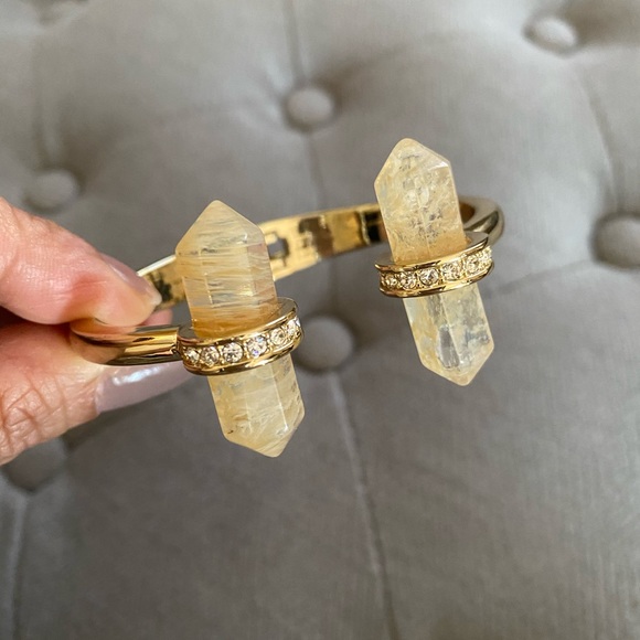 ❌SOLD❌ Gold bangle - Picture 2 of 2